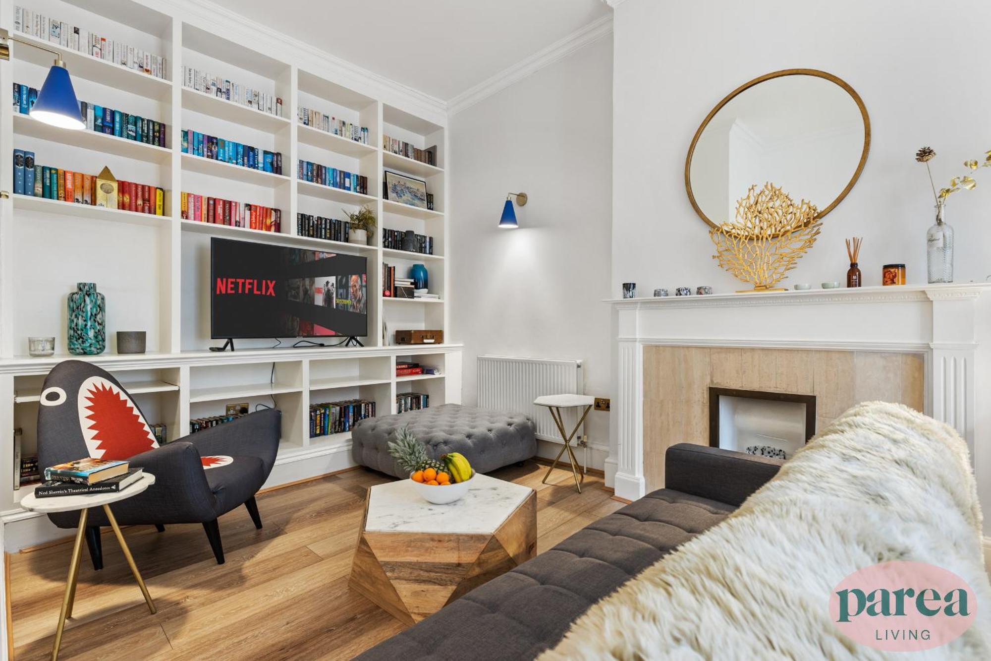Parea Living - South Kensington, Elegant 1-bedroom Flat, Wfh Desk *