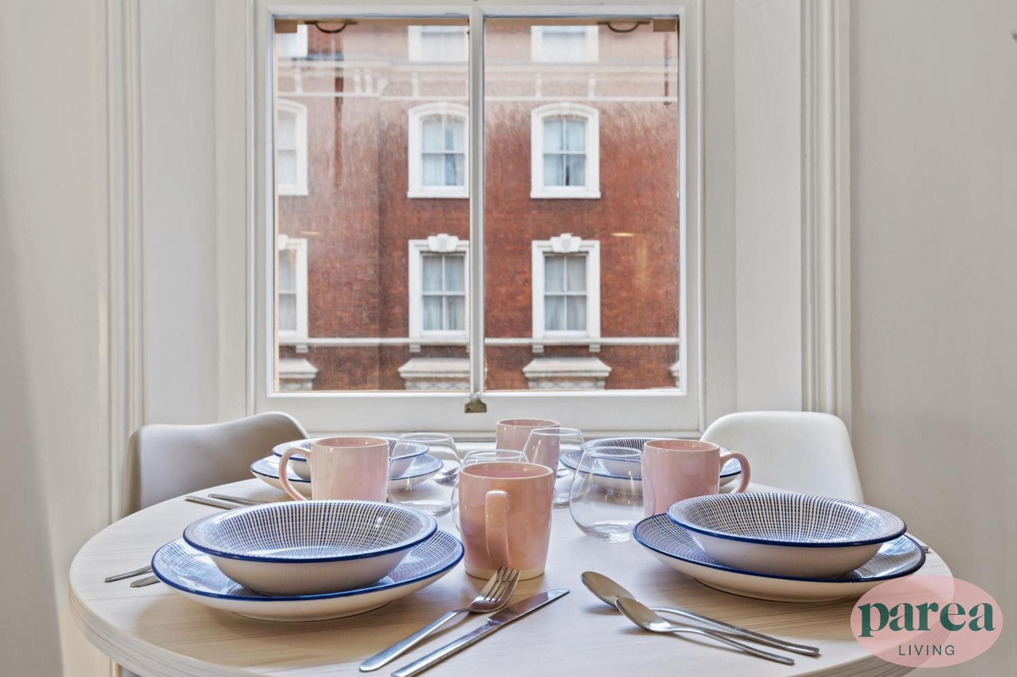 Parea Living - South Kensington, Elegant 1-bedroom Flat, Wfh Desk * London