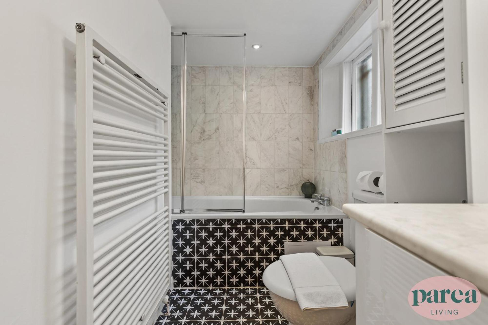 Parea Living - South Kensington, Elegant 1-bedroom Flat, Wfh Desk *