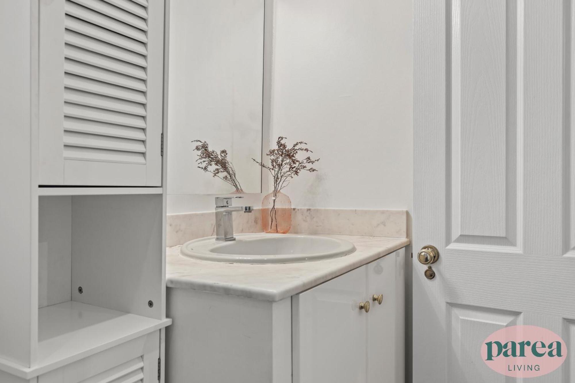 Parea Living - South Kensington, Elegant 1-bedroom Flat, Wfh Desk