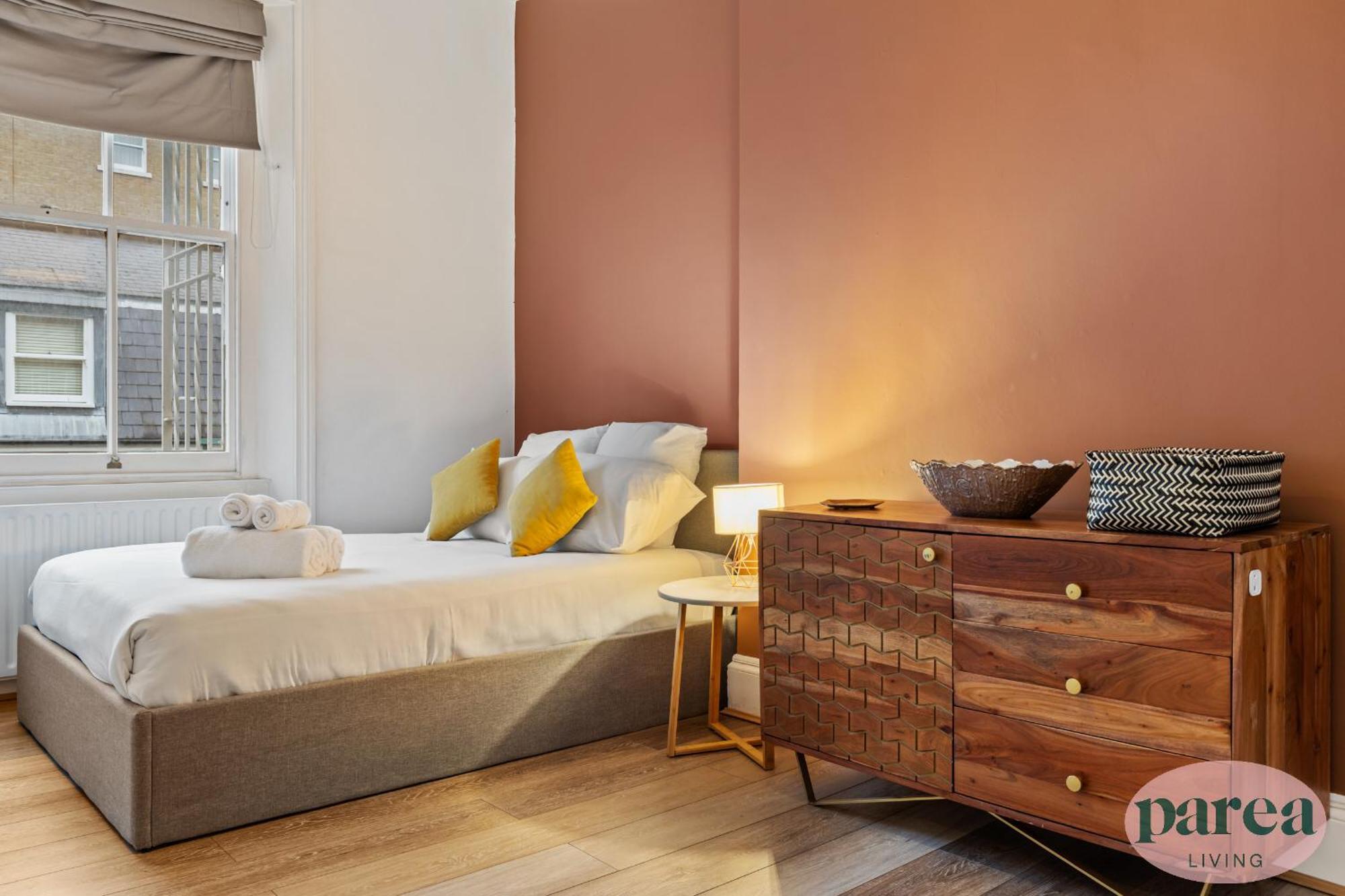 Apartment Parea Living - South Kensington, Elegant 1-bedroom Flat, Wfh Desk